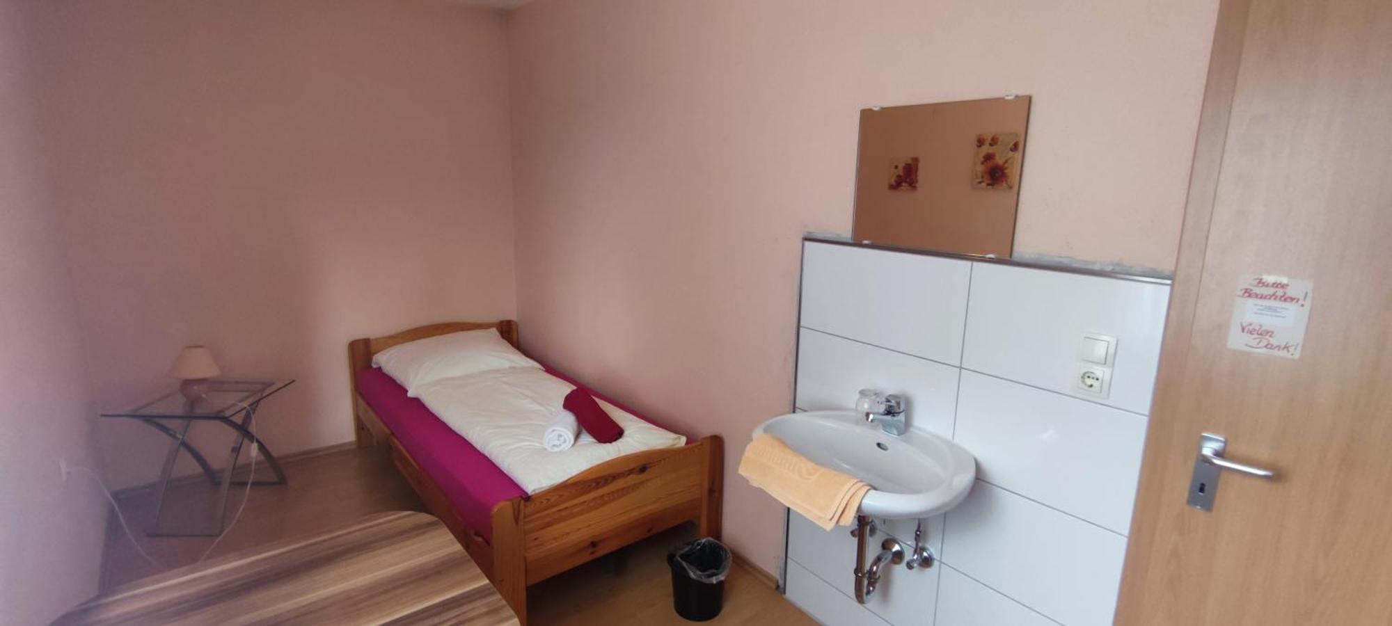 Alb Rooms, Zimmer Auf Der Schwaebischen Alb Oberlenningen 外观 照片